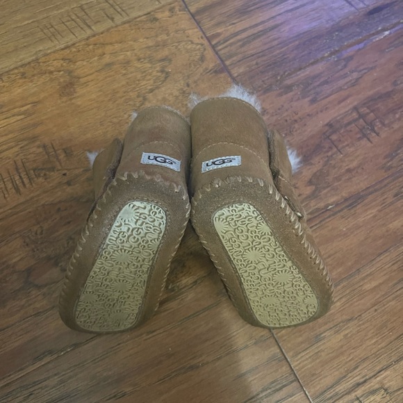 Ugg Toddler Boots - Picture 2 of 5